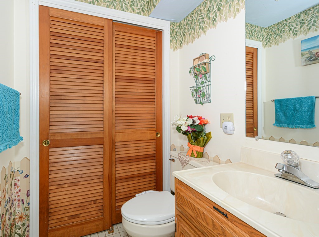 612 Ridgefield Circle, Unit B Clinton, MA 01510 - Photo 16 of 37 Gallery Image 16