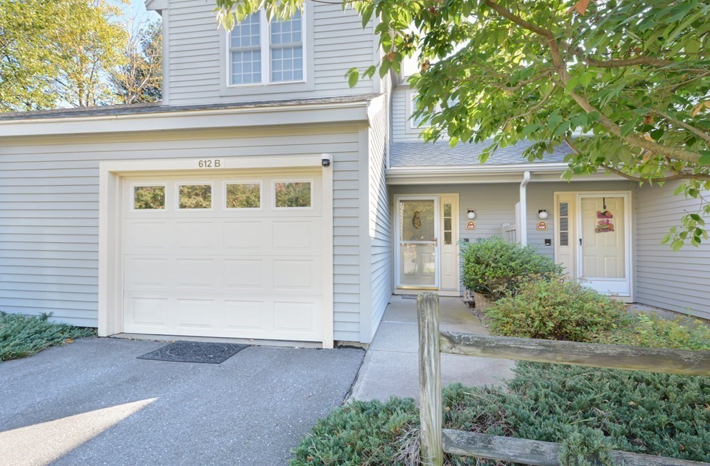 612 Ridgefield Circle, Unit B Clinton, MA 01510 - Photo 2 of 37 Gallery Image 2