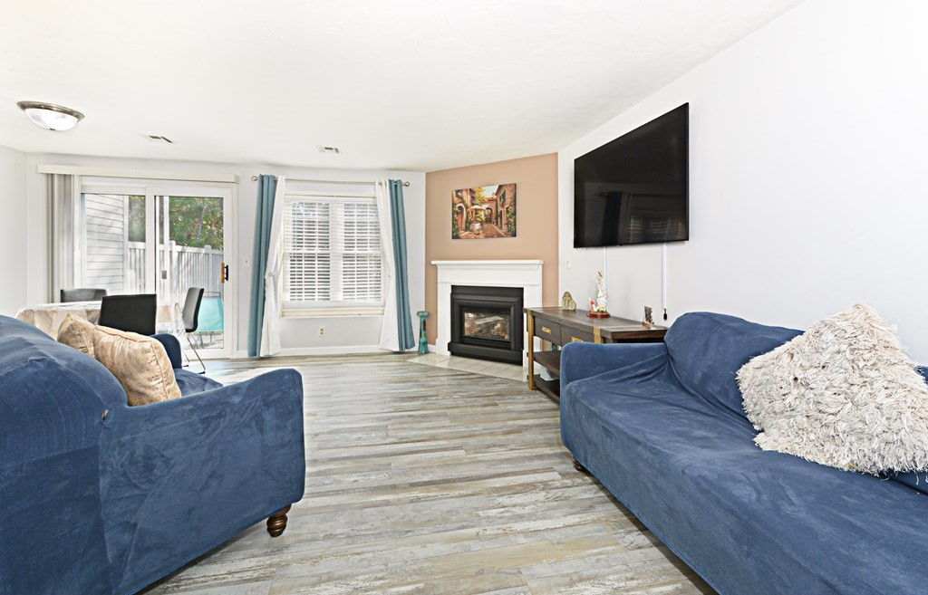 612 Ridgefield Circle, Unit B Clinton, MA 01510 - Photo 6 of 37 Gallery Image 6