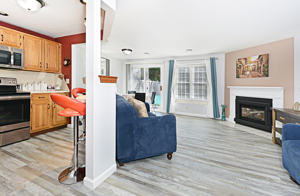 612 Ridgefield Circle, Unit B Clinton, MA 01510 - Photo 7 of 37 Gallery Image 7