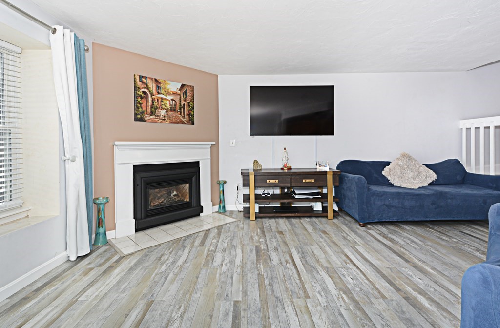612 Ridgefield Circle, Unit B Clinton, MA 01510 - Photo 10 of 37 Gallery Image 10