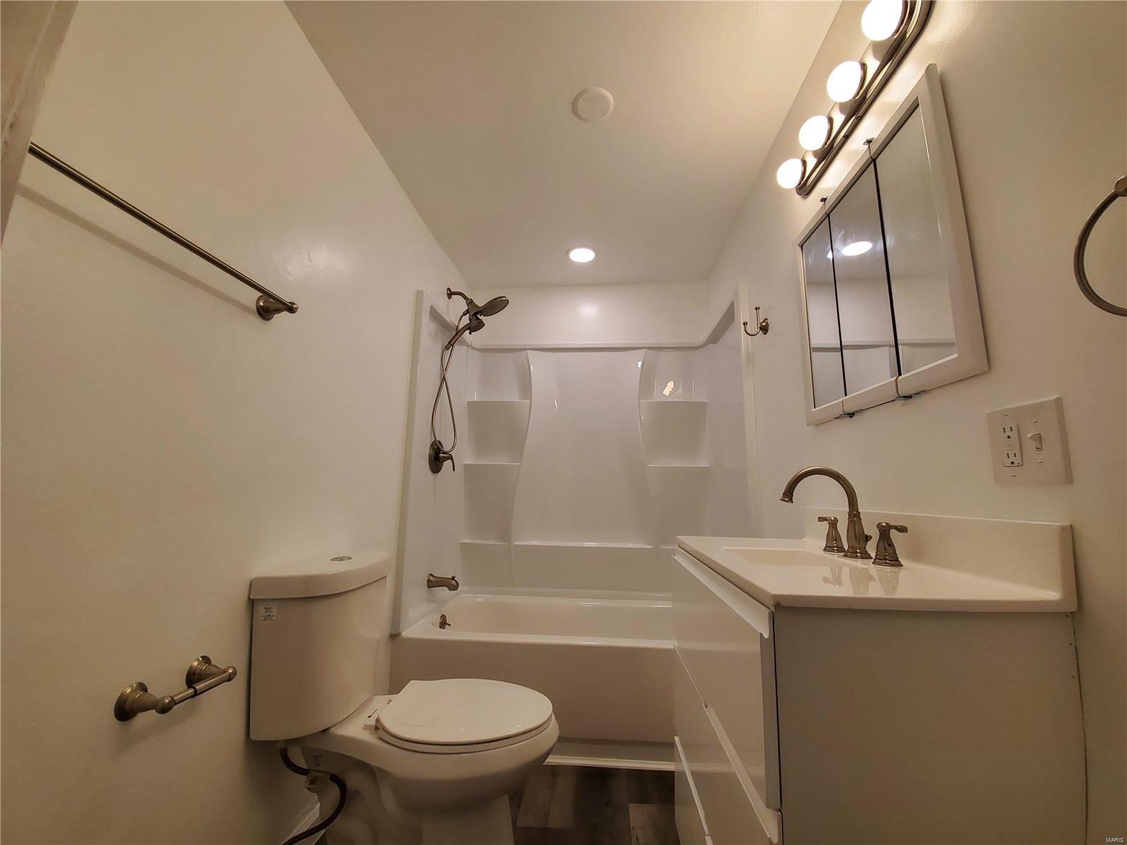 702 Hollywood Heights Road Caseyville, IL 62232 - Photo 13 of 17 Gallery Image 13