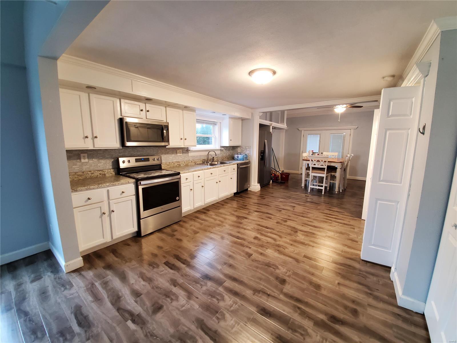 702 Hollywood Heights Road Caseyville, IL 62232 - Photo 3 of 17 Gallery Image 3