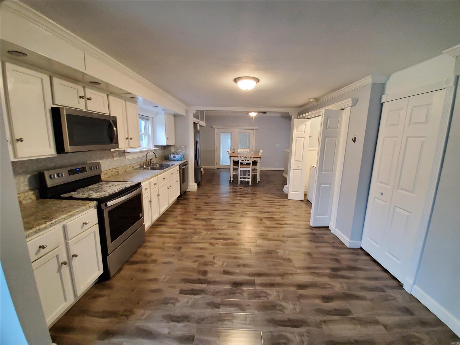 702 Hollywood Heights Road Caseyville, IL 62232 - Photo 5 of 17 Gallery Image 5