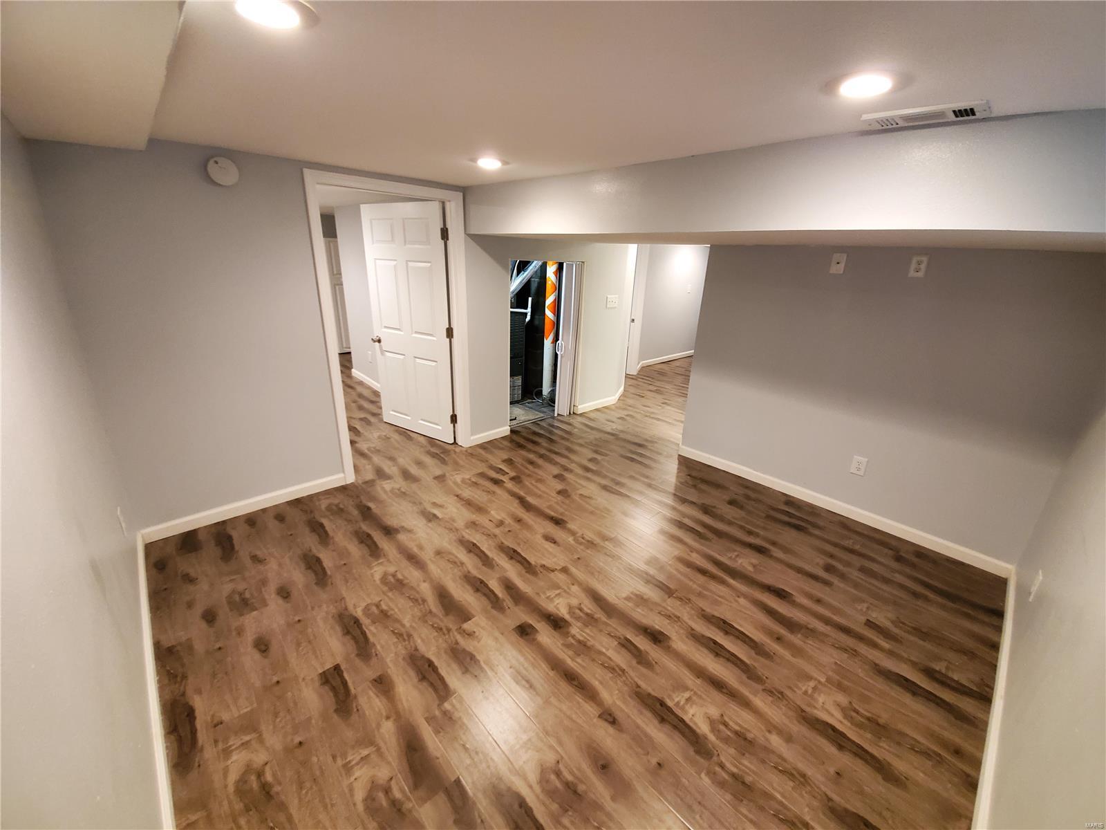 702 Hollywood Heights Road Caseyville, IL 62232 - Photo 8 of 17 Gallery Image 8
