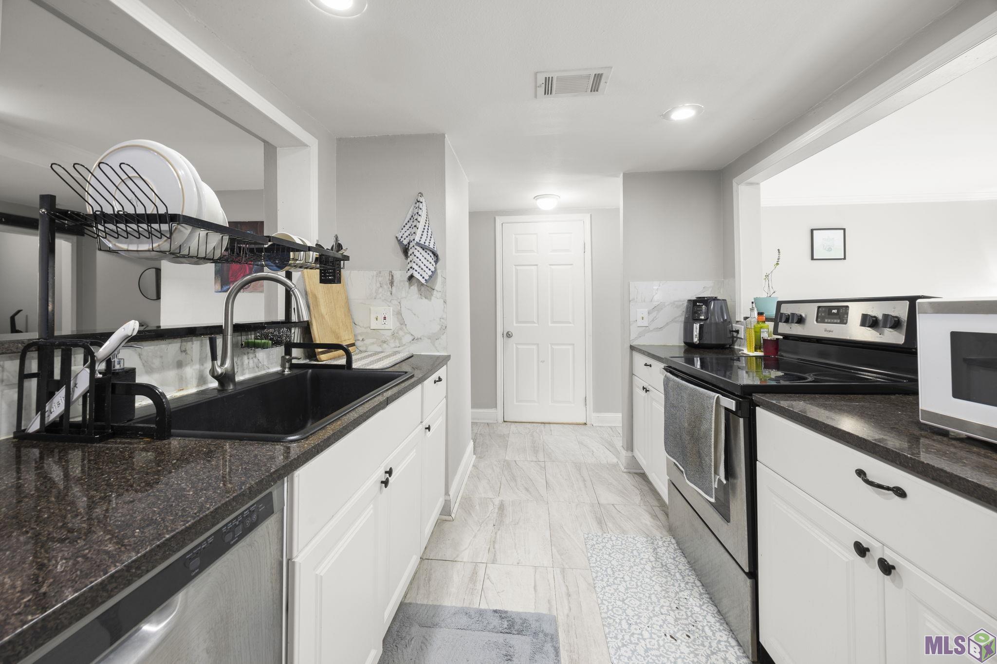 5539 Riverstone Drive Baton Rouge, LA 70820 - Photo 6 of 17