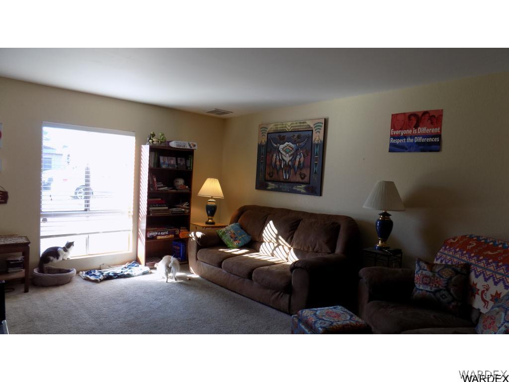 685 Ridgecrest Drive Kingman, AZ 86409 - Photo 3 of 19 Living Room