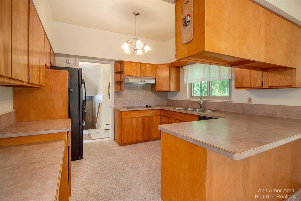 280 Tiplady Road Pinckney, MI 48169 - Photo 9 of 31
