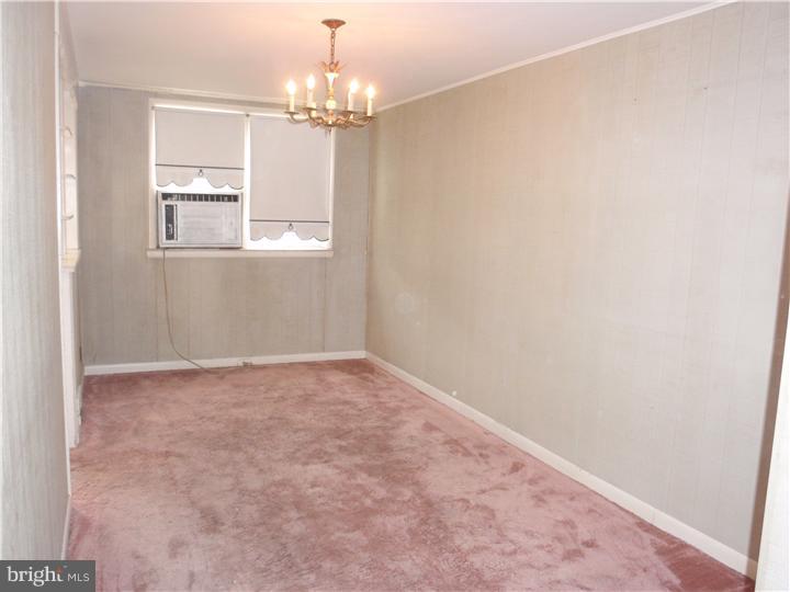 1637 Pennington Road Philadelphia, PA 19151 - Photo 6 of 18 Dining Room