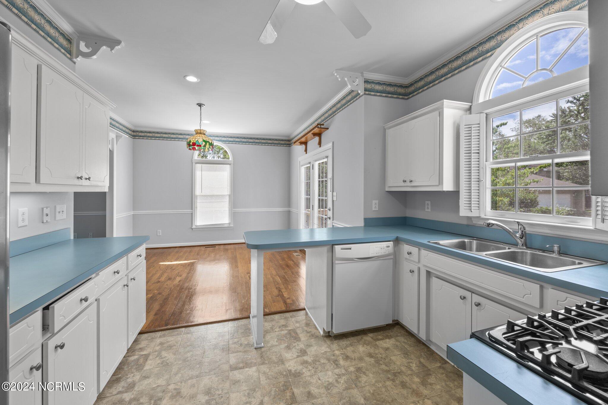 2105 Rail Court New Bern, NC 28560 - Photo 13 of 37 13-web-or-mls-470A5473
