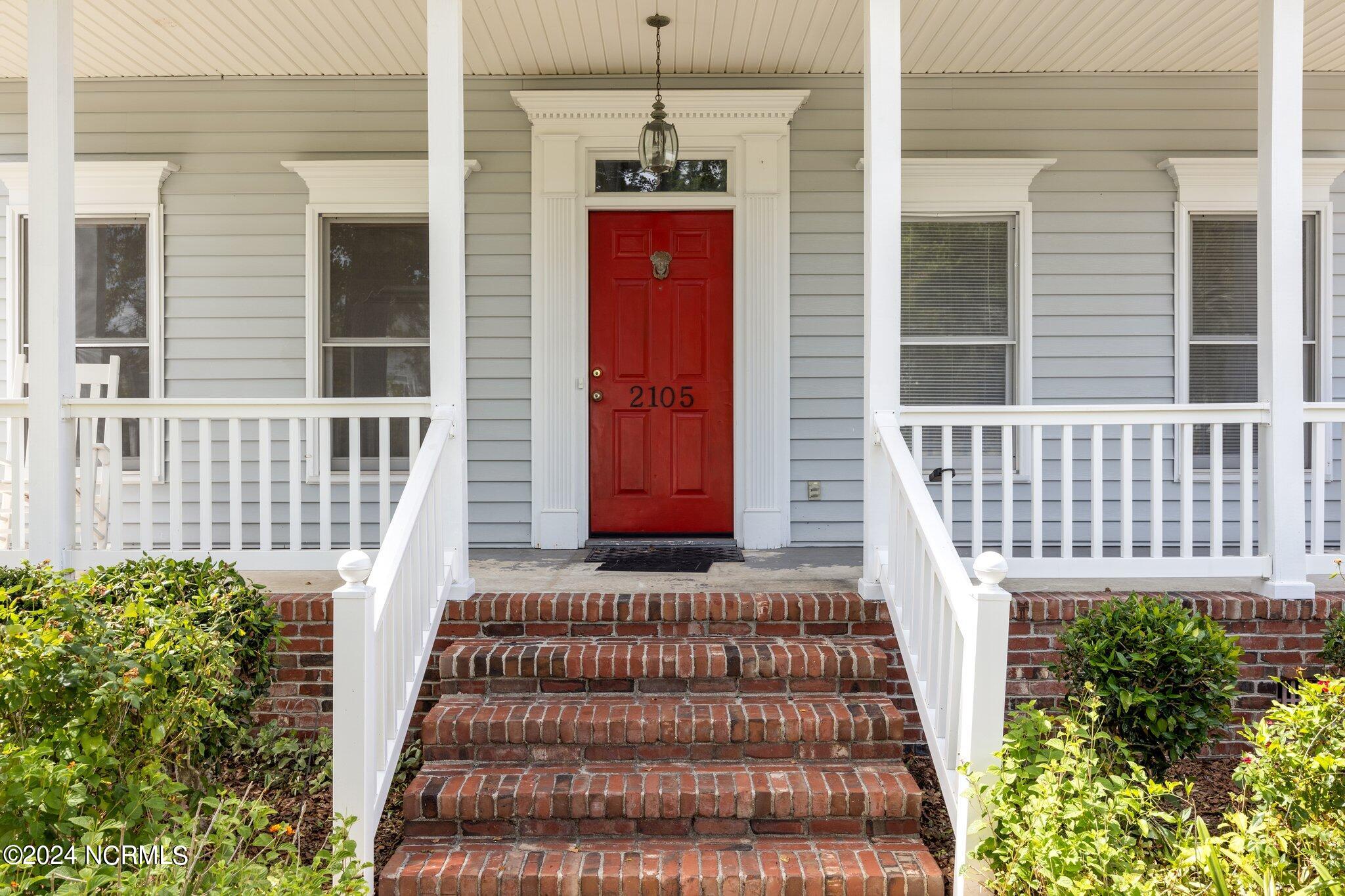 2105 Rail Court New Bern, NC 28560 - Photo 3 of 37 32-web-or-mls-470A5531