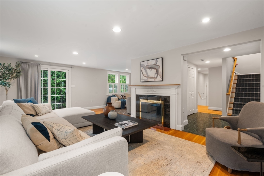 155 Oak Street Needham, MA 02492 - Photo 4 of 32