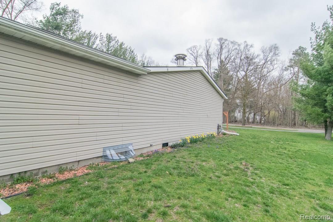 13550 Farm Road Belleville, MI 48111 - Photo 53 of 54 DSC_0970.jpg