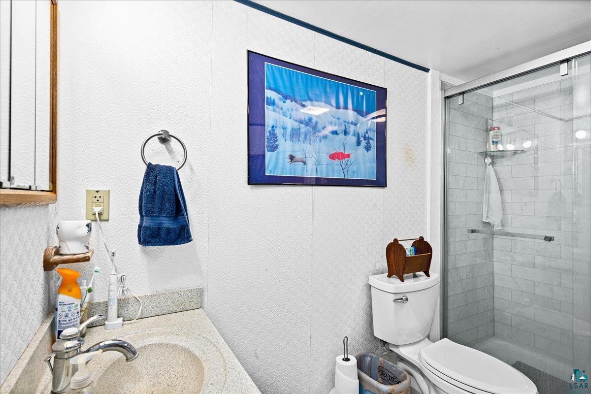 3310 Strand Road Duluth, MN 55803 - Photo 15 of 38 Updated Bathroom