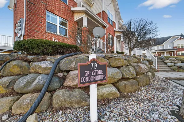 $355,000 | 719 Cricket Lane, Unit 3, Middleton, WI 53562