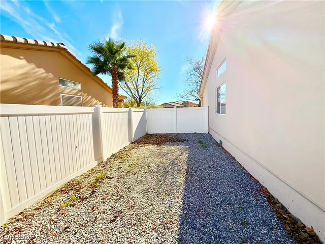 $2,000 | 5810 East Badlands, Pahrump, NV 89061