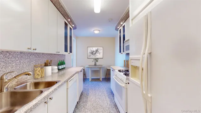 $429,950 | 85-04 63rd Drive, Unit 6E | Rego Park