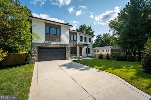 $2,890,000 | 8023 Lewinsville Road, McLean, VA 22102