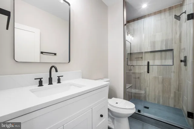 $2,890,000 | 8023 Lewinsville Road, McLean, VA 22102