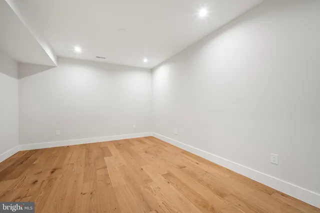 $2,890,000 | 8023 Lewinsville Road, McLean, VA 22102