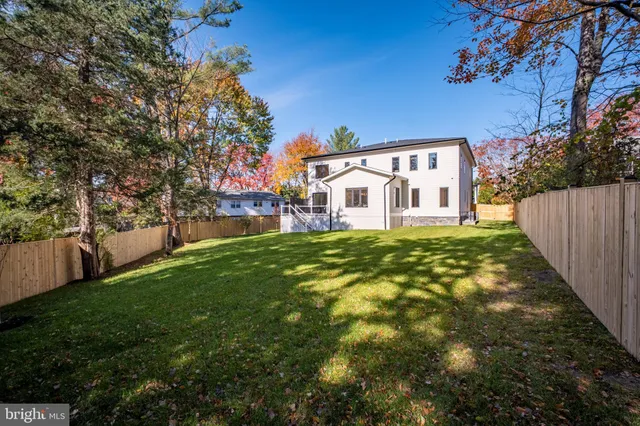 $2,890,000 | 8023 Lewinsville Road, McLean, VA 22102