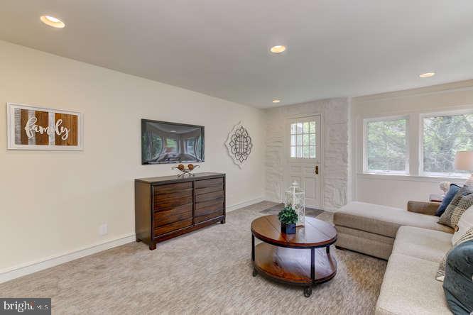 110 Guernsey Road Swarthmore, PA 19081 - Photo 17 of 34 Wonderful space for comfortable relaxation