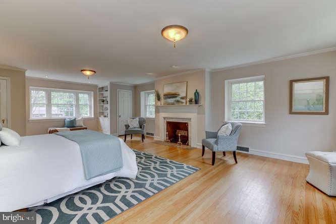 110 Guernsey Road Swarthmore, PA 19081 - Photo 21 of 34 Sun-filled and enhanced with built-ins