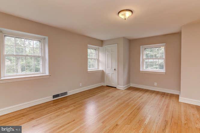 110 Guernsey Road Swarthmore, PA 19081 - Photo 25 of 34 Spacious Bedroom #3 with private Bath