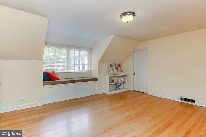110 Guernsey Road Swarthmore, PA 19081 - Photo 28 of 34 Window Seat