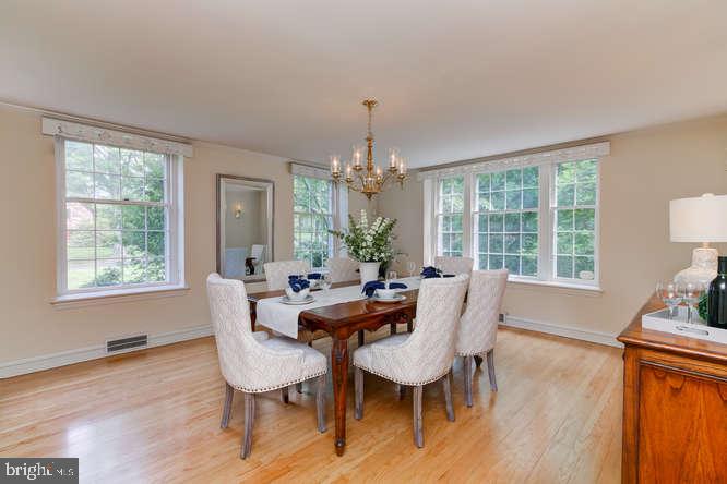 110 Guernsey Road Swarthmore, PA 19081 - Photo 8 of 34 Elegant spacious Dining Room