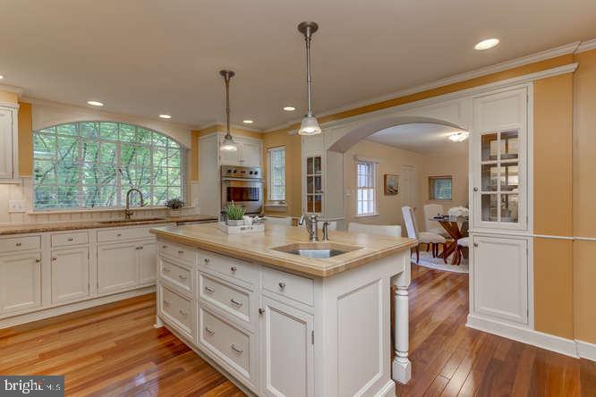 110 Guernsey Road Swarthmore, PA 19081 - Photo 9 of 34 Elegant archways in an updated epicurean Kitchen