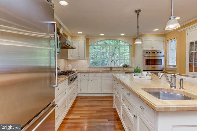 110 Guernsey Road Swarthmore, PA 19081 - Photo 10 of 34 Custom Conestoga Cabinetry & granite counter tops