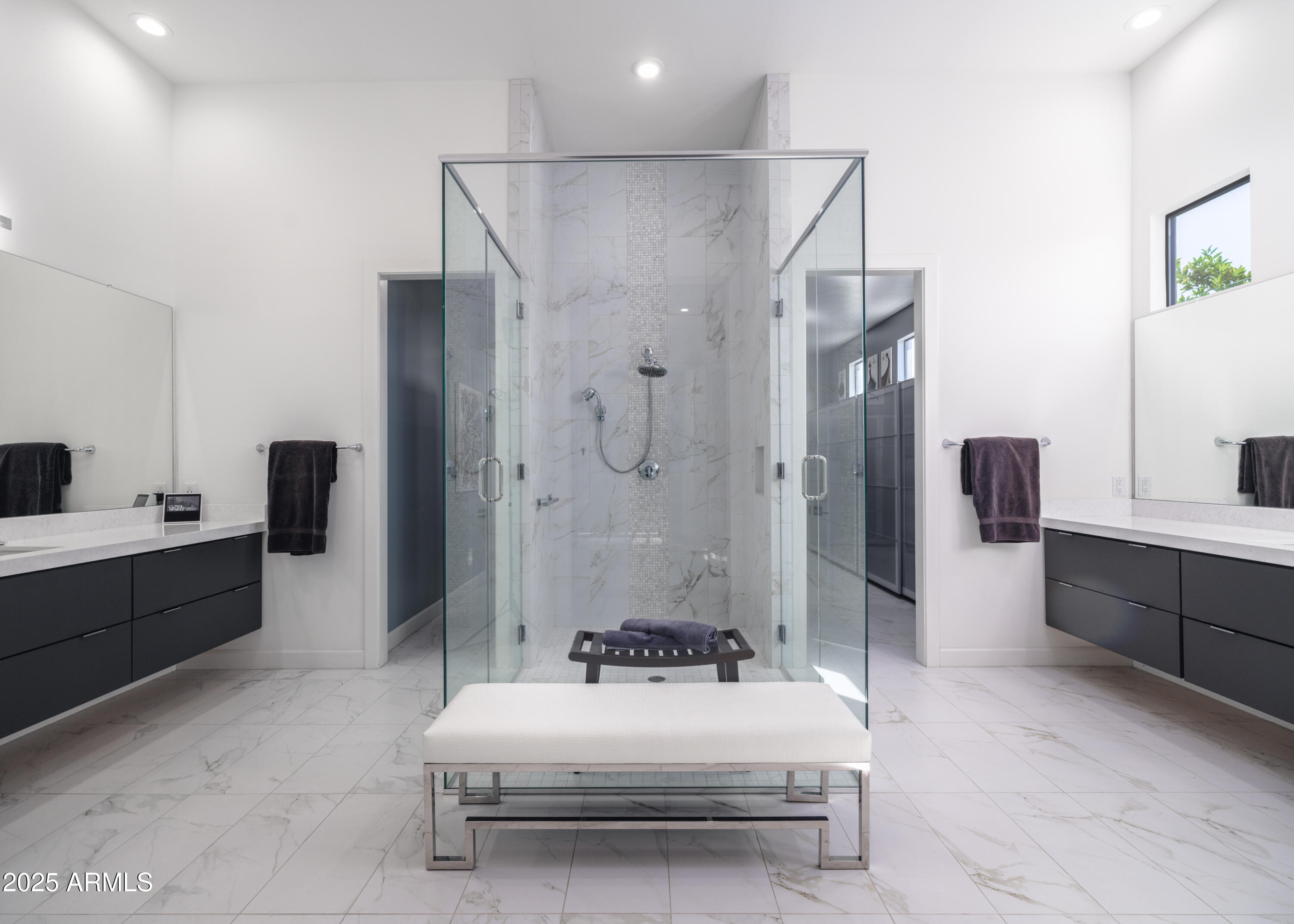 29420 North Verde River Way West Rio Verde, AZ 85263 - Photo 31 of 80 Dual Oversized Shower doors w/ grab bars