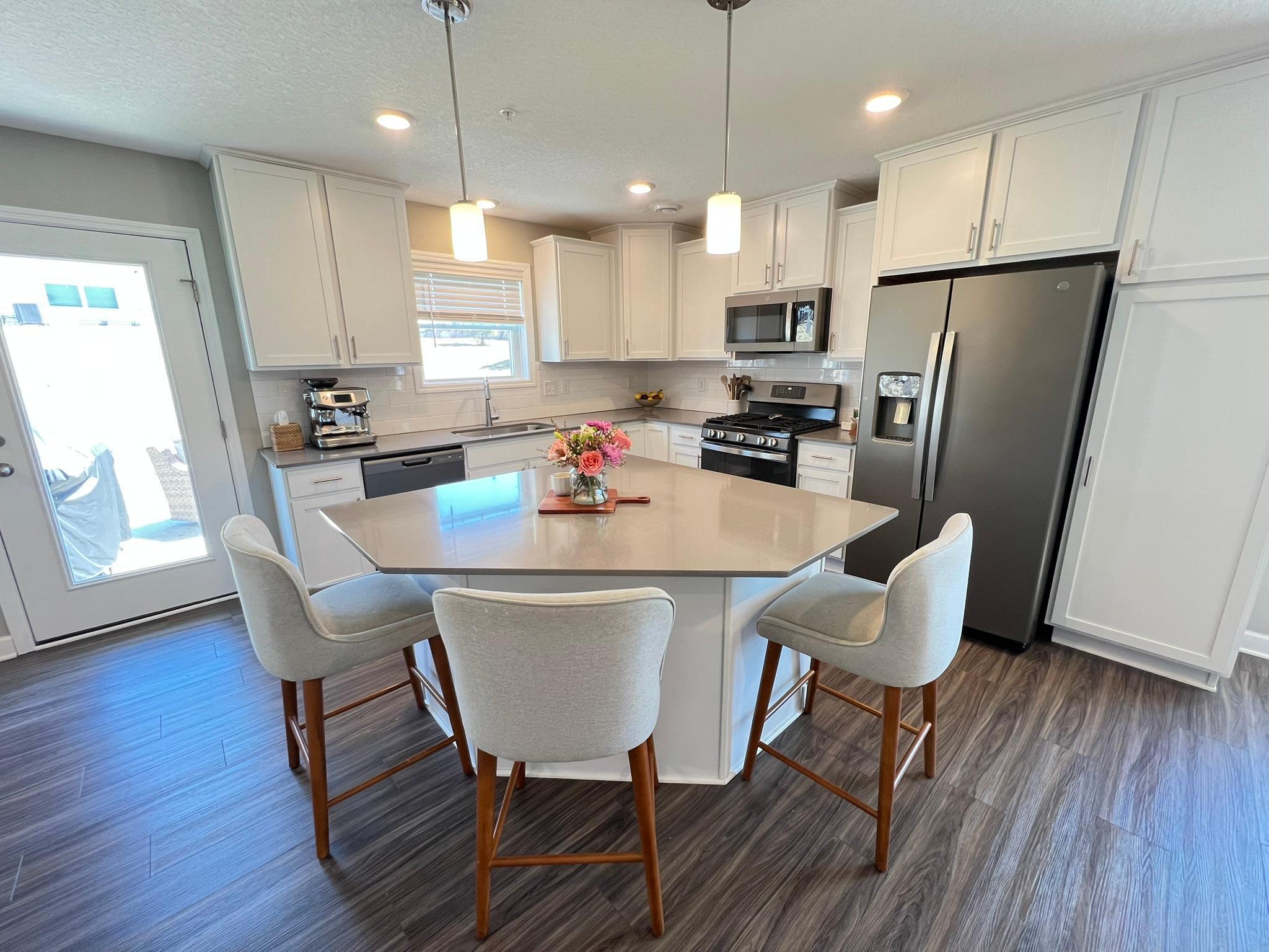 9515 Bridle Way Victoria, MN 55386 - Photo 2 of 49