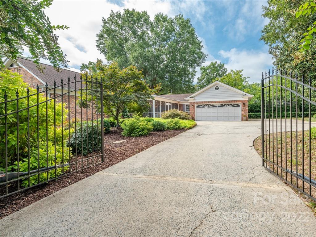 5422 Sharon Road Charlotte, NC 28210 - Photo 2 of 45 Gallery Image 2