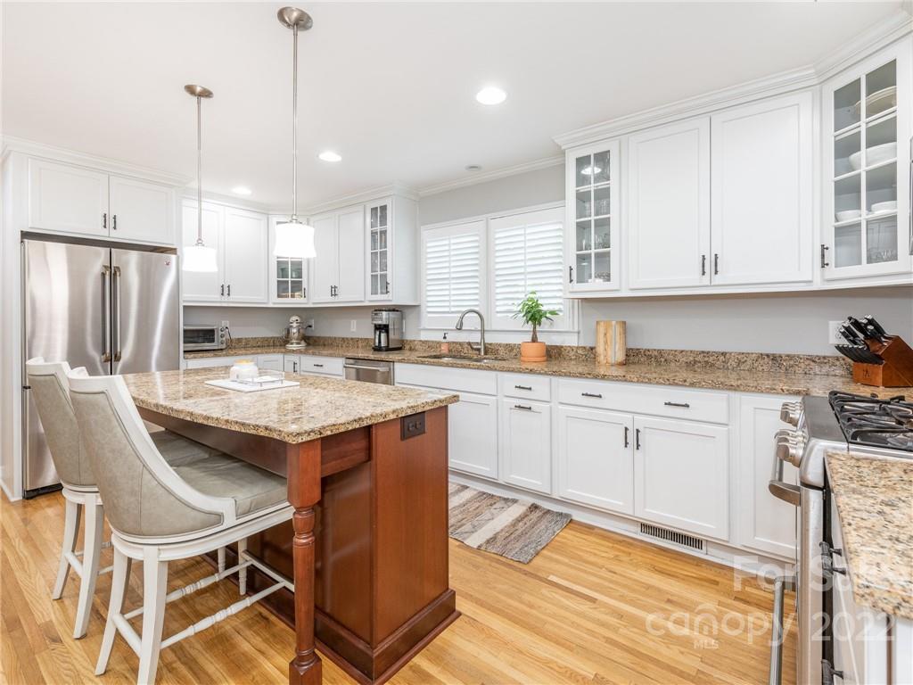5422 Sharon Road Charlotte, NC 28210 - Photo 3 of 45 Gallery Image 3