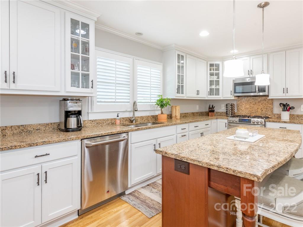5422 Sharon Road Charlotte, NC 28210 - Photo 6 of 45 Gallery Image 6