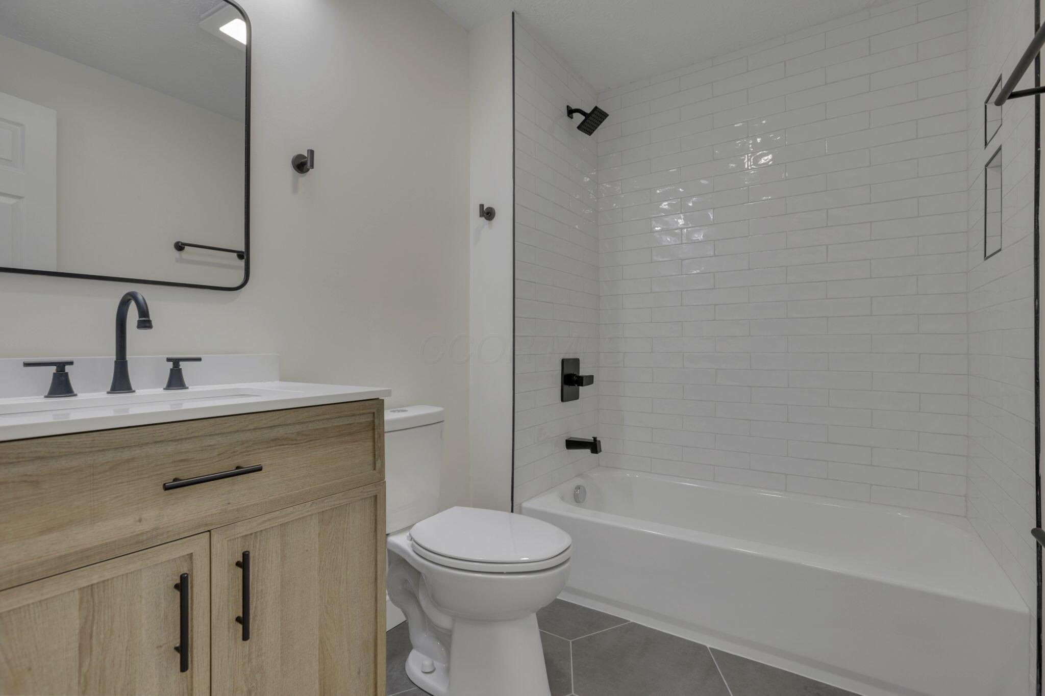 5273 Hayes Road Groveport, OH 43125 - Photo 53 of 89 Second full bathroom