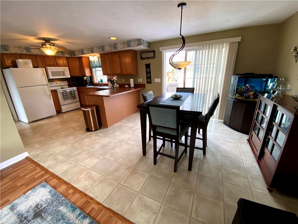 31 Edgewood Avenue Woonsocket, RI 02895 - Photo 11 of 28 Gallery Image 11