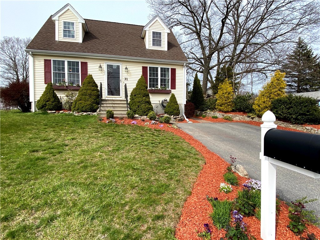 31 Edgewood Avenue Woonsocket, RI 02895 - Photo 3 of 28 Gallery Image 3