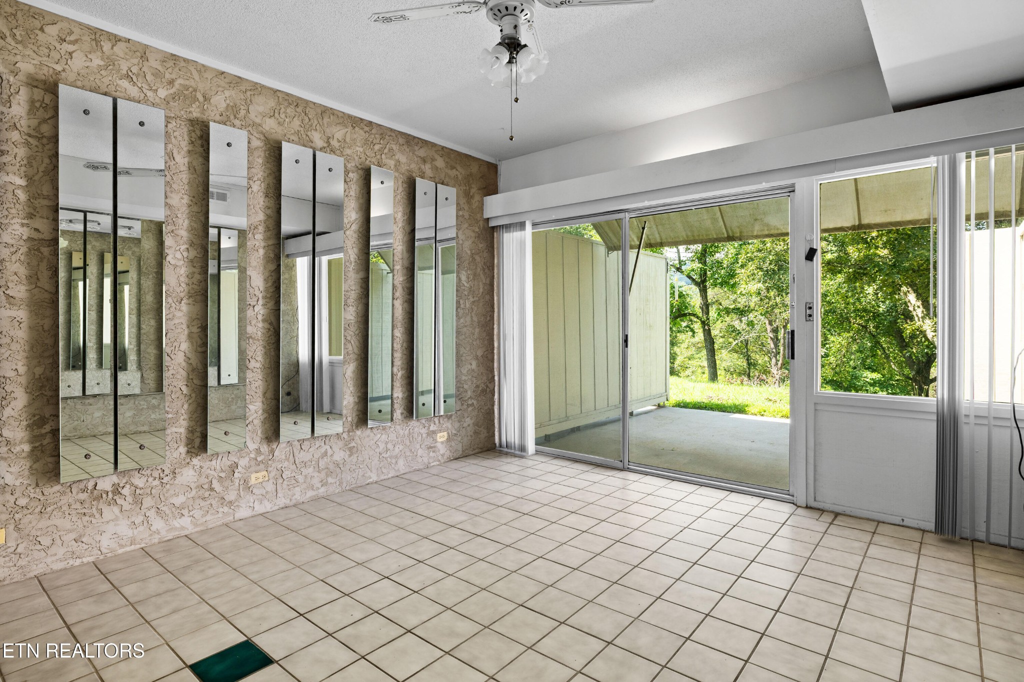 2806 Suncrest Road, Unit 4 Pigeon Forge, TN 37863 - Photo 11 of 30 Gallery Image 11