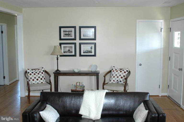 1701 St Marys Road Chester, MD 21619 - Photo 5 of 23 Living Room