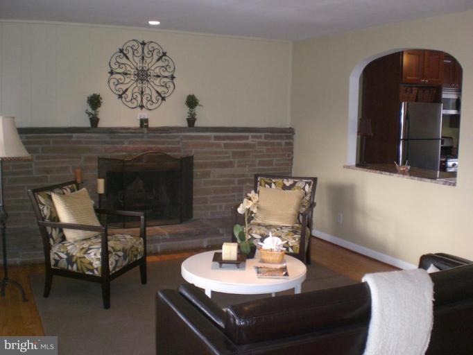 1701 St Marys Road Chester, MD 21619 - Photo 6 of 23 Living Room