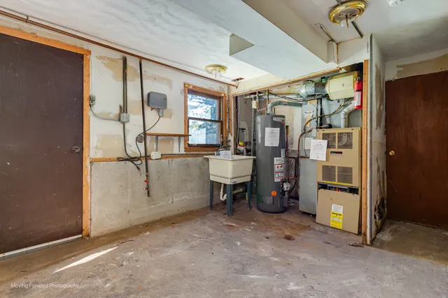 a view of a storage & utility room