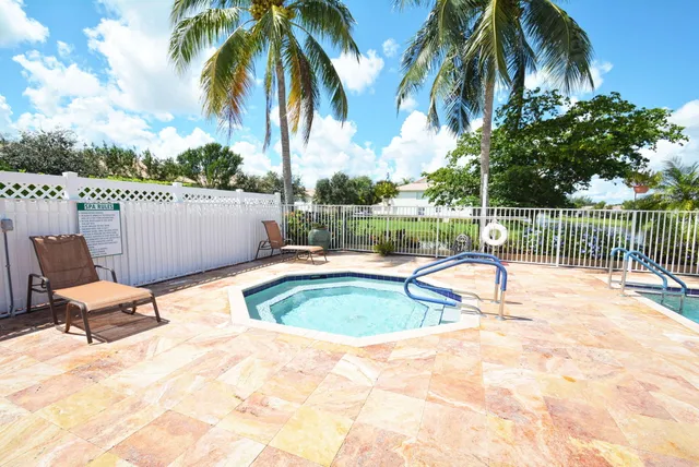 $3,000 | 7910 Laina Lane, Unit 3, Boynton Beach, FL 33437