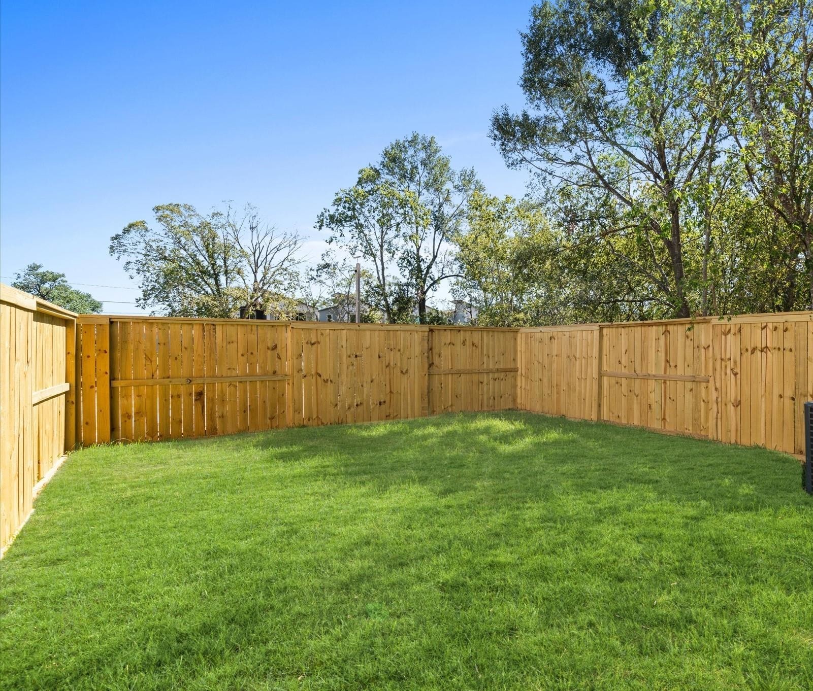 6733 Peerless Street Houston, TX 77021 - Photo 20 of 22 a view of a yard with an outdoor space