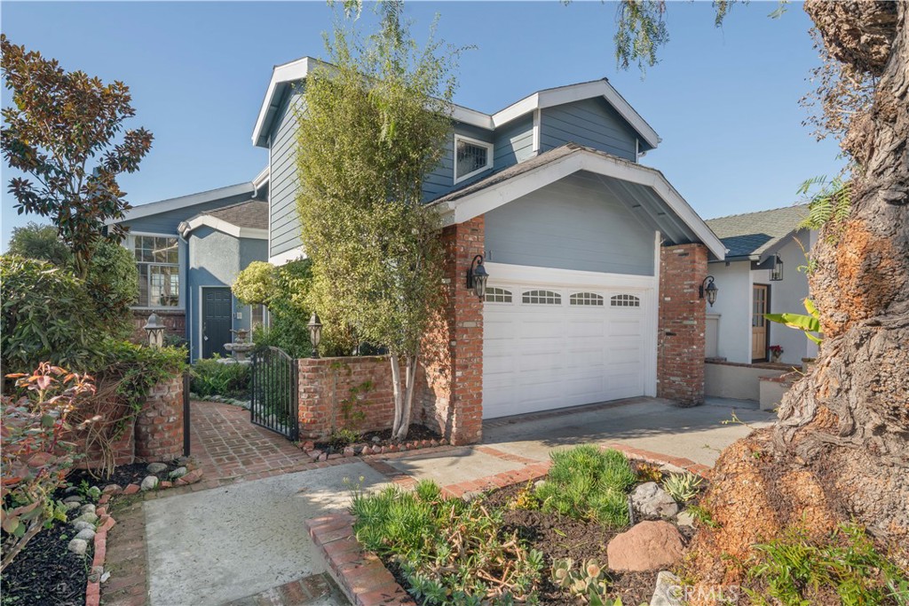 2201 Agnes Road Manhattan Beach, CA 90266 - Photo 1 of 36 front view of a house