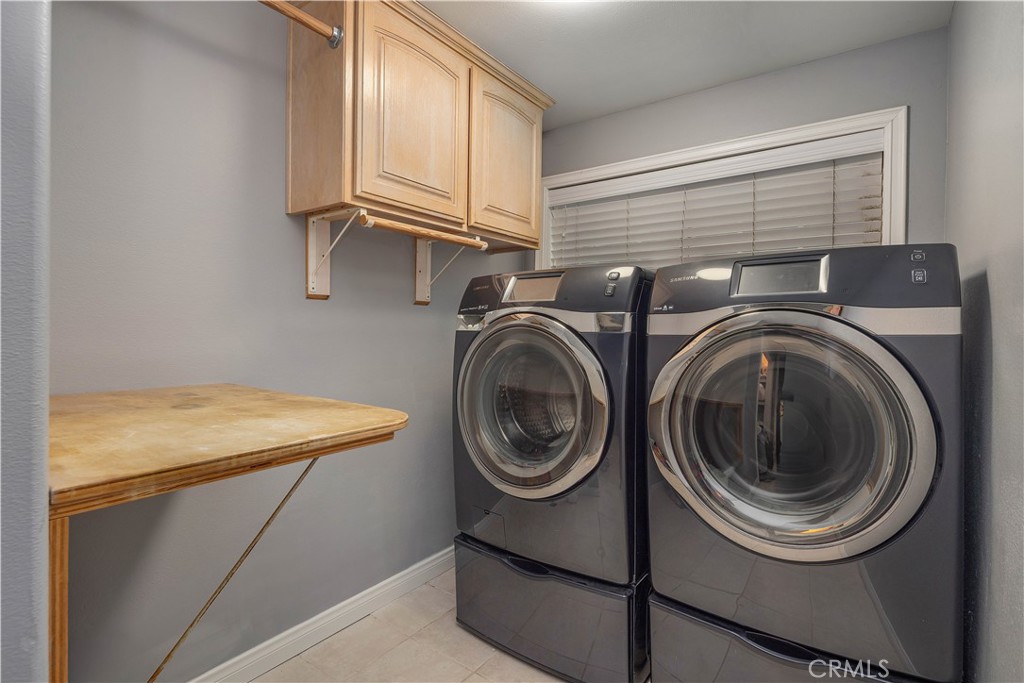 2201 Agnes Road Manhattan Beach, CA 90266 - Photo 21 of 36 a utility room with sink dryer and washer