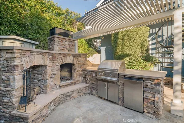 an outdoor view of house with outdoor seating