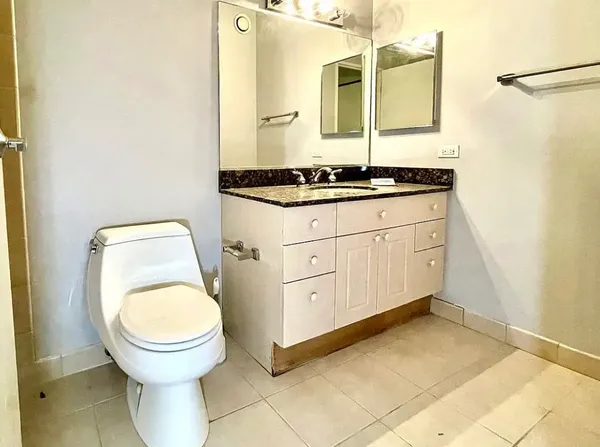 $1,975 | 512 North McClurg Court, Unit 2009, Chicago, IL 60611